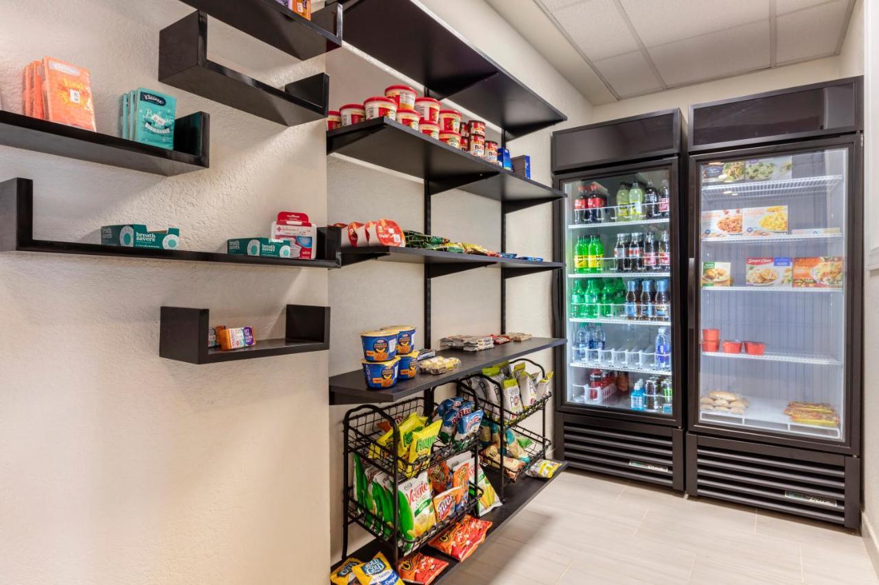 Holiday Inn Express Metropolis By Ihg Buitenkant foto