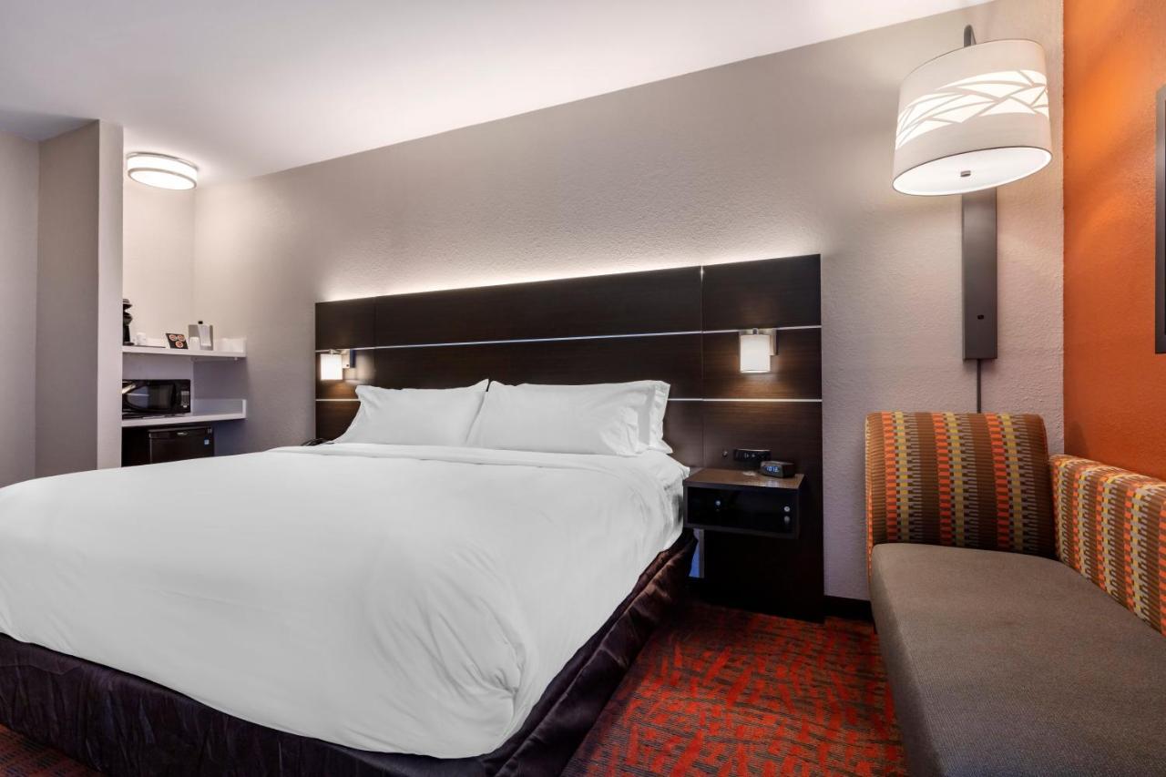 Holiday Inn Express Metropolis By Ihg Buitenkant foto